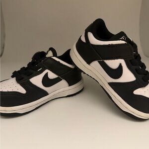 Nike Kids Black and White dunk Sneakers